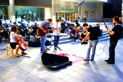 Carlos Siles grabando su nuevo audiovisual de "Cuadradorredondo"
